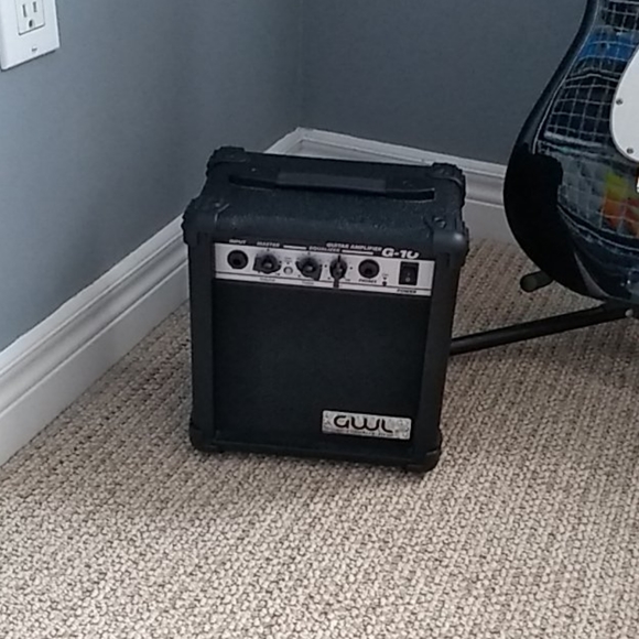 George Washburn limited guitar and amp - Picture 2 of 3